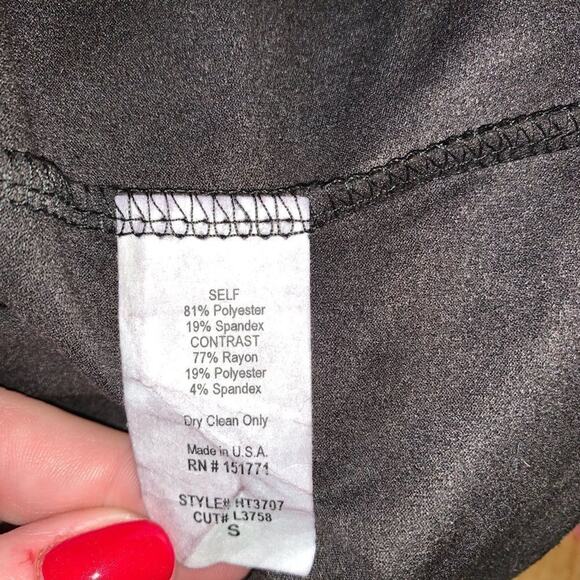 NWT! Le Lis Adea Faux Suede Button Back Knit Top Sz Small - Picture 6 of 6